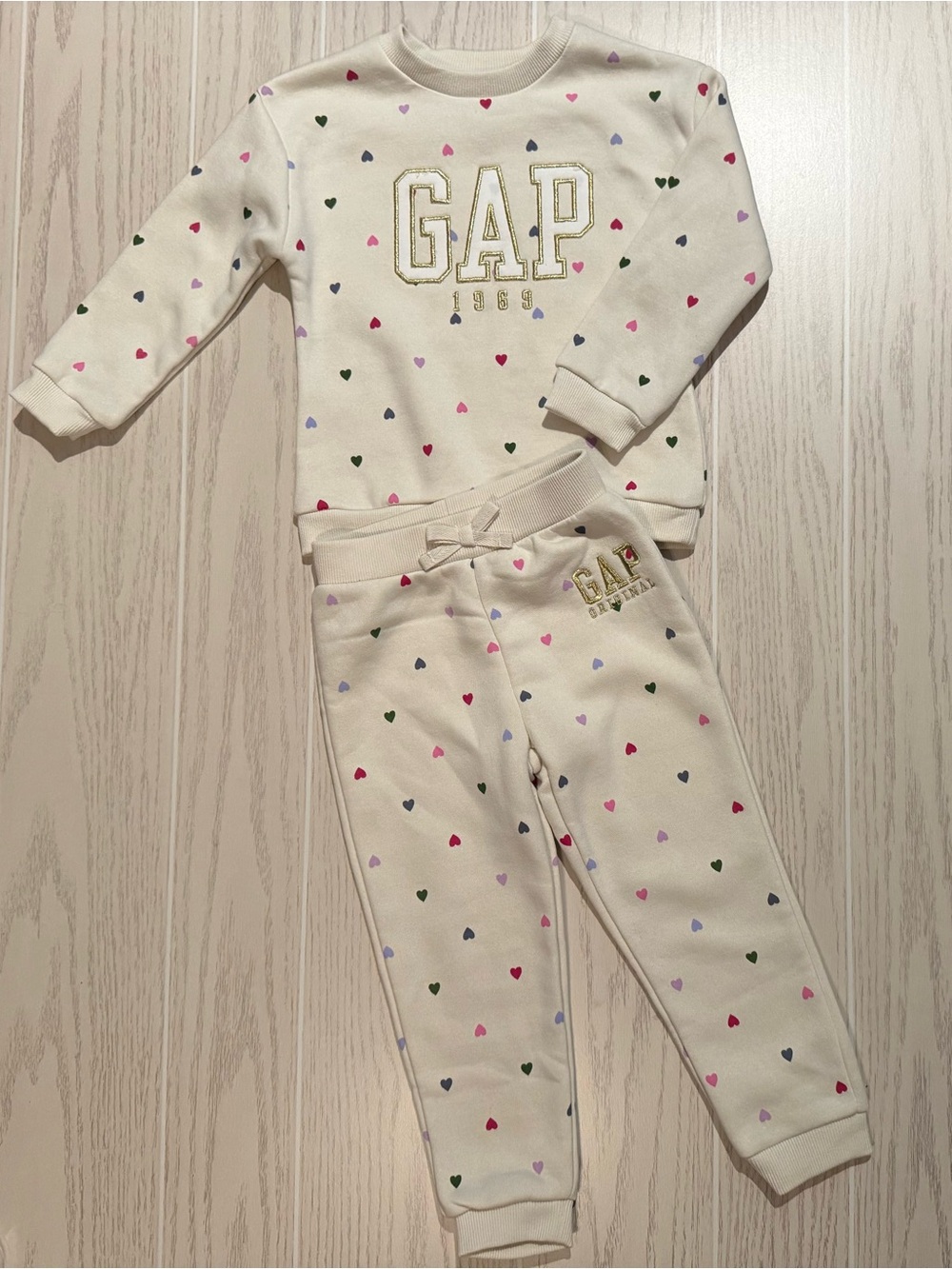 Gap Kids 2 Piece Set Toddler Girls Size 3T Heart Fleece Sweatshirt Joggers Cozy